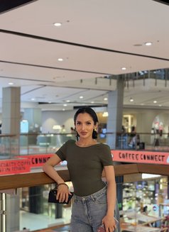Rhian - Transsexual escort in Dubai Photo 29 of 30