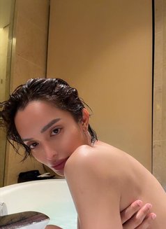 Rhian - Acompañantes transexual in Dubai Photo 2 of 20