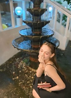 Rhian - escort in Manila Photo 2 of 4