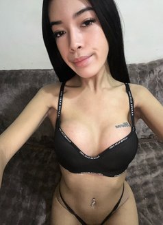 Rhianne - Transsexual escort in Manila Photo 5 of 6