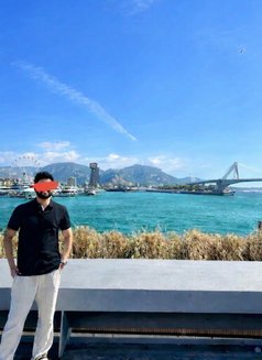 Rhine Massager - Male escort in New Delhi Photo 5 of 9