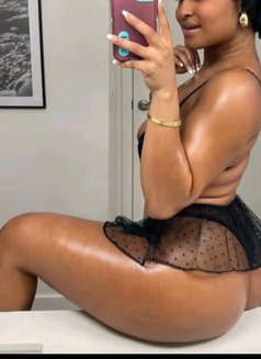 Rhona - escort in Cairo Photo 1 of 2