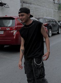 Visiting in HK from ph - Male escort in Hong Kong Photo 3 of 9