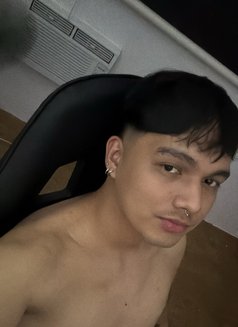 Visiting in HK from ph - Male escort in Hong Kong Photo 5 of 9