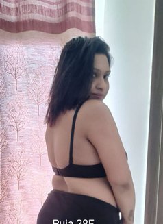 Ria - escort in New Delhi Photo 5 of 9