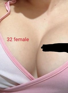 Ria - escort in New Delhi Photo 9 of 9