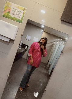 Ria - Transsexual escort in Pune Photo 7 of 9