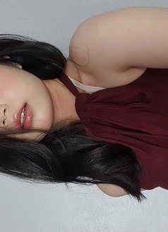 Riana - masseuse in Abu Dhabi Photo 2 of 5