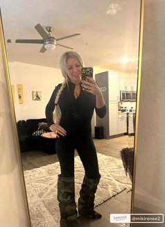 Riana - escort in Kandy Photo 1 of 2