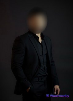 Ricardo - Male escort in Dubai Photo 3 of 5