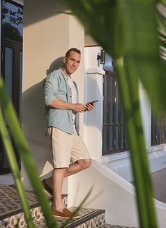 Rich - Male companion in Bangkok Photo 1 of 5