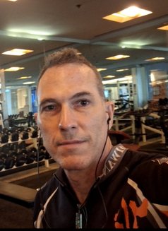 Rich - Male companion in Bangkok Photo 4 of 5