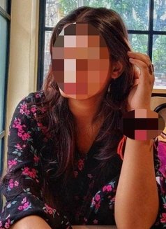 Ready for casual paid encounters - escort in Mumbai Photo 1 of 3