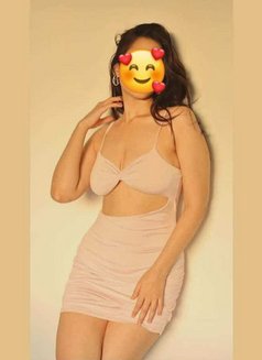 Richa, Delhi(janakpuri) College Girl - escort in New Delhi Photo 2 of 6