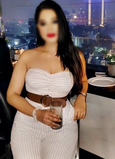 Richa - puta in Mumbai Photo 4 of 7