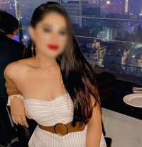Richa - puta in Mumbai
