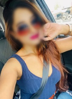 Richa - escort in Mumbai Photo 2 of 5