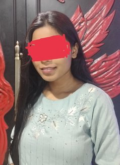 Richa Independent cutie - puta in New Delhi Photo 2 of 4