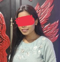 Richa Independent cutie - puta in New Delhi