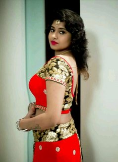 Richa - masseuse in Bangalore Photo 3 of 5