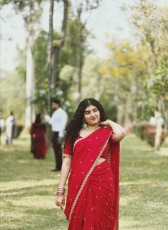 Richa - escort in Kochi Photo 1 of 3