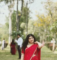 Richa - escort in Kochi Photo 1 of 3