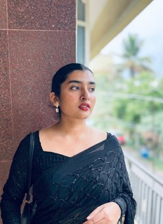 Richa - escort in Kochi Photo 3 of 3