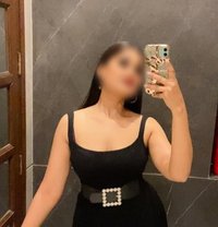 Richa - puta in Mumbai