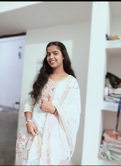 Richa - puta in Mumbai Photo 1 of 2