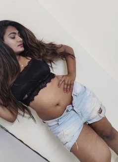 Richa Busty Boobs Cam & Real - puta in New Delhi Photo 1 of 6