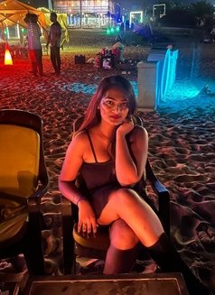 Richa Busty Boobs Cam & Real - puta in New Delhi Photo 5 of 6