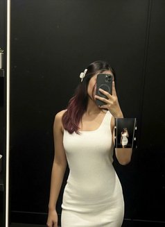 Richa - escort in New Delhi Photo 2 of 3