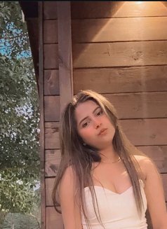 Richa - escort in New Delhi Photo 1 of 2