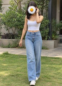 Richa - escort in New Delhi Photo 1 of 3