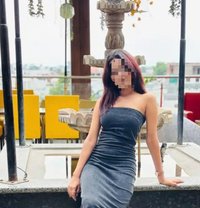 Richa Khanna | for the Elite Services - puta in Hyderabad Photo 1 of 9