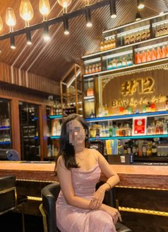 Richa Khanna | for the Elite Services - puta in Hyderabad Photo 6 of 9
