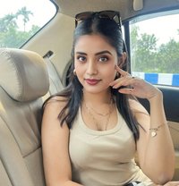 Richa Real Meet & Cam Show - escort in Mumbai Photo 2 of 5