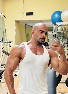 Richard - Male escort in Dubai Photo 14 of 15