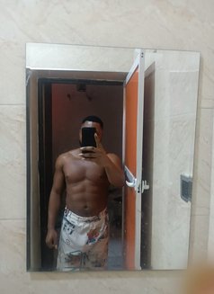 Richard - Acompañantes masculino in Lagos, Nigeria Photo 2 of 4