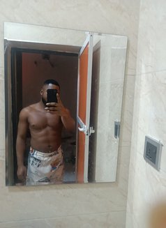 Richard - Acompañantes masculino in Lagos, Nigeria Photo 4 of 4