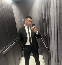 Richard - Male companion in Macao