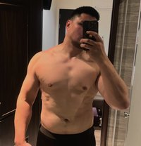 Richard - Male companion in Macao