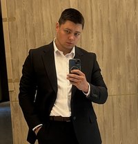 Richard - Male companion in Macao