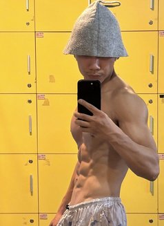 Richard - Male escort in Ho Chi Minh City Photo 1 of 7