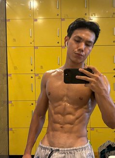 Richard - Male escort in Ho Chi Minh City Photo 2 of 7