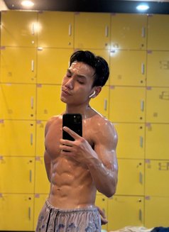 Richard - Male escort in Ho Chi Minh City Photo 3 of 7