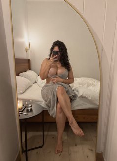 Richey - escort in Sevilla Photo 1 of 19