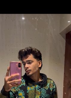 Richi - Male escort in Mumbai Photo 1 of 4