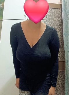 Pari_Angel (Slim busty bhabhi) - puta in New Delhi Photo 1 of 4