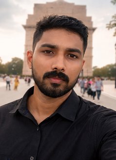 Rick - Male escort in Bangalore Photo 2 of 5
